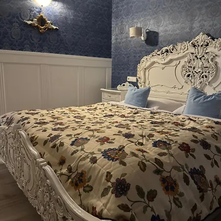 לינה וארוחת בוקר Residenz Polenia